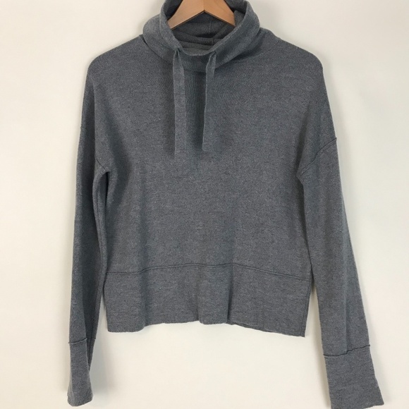 Universal Thread Cowl neck top - Picture 3 of 9